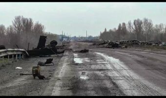 Opuštěné a zničené vybavení ozbrojených sil Ukrajiny v Chersonské oblasti