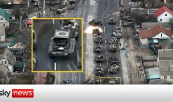 Dramatické záběry z dronu ukazují přepadení ruského konvoje