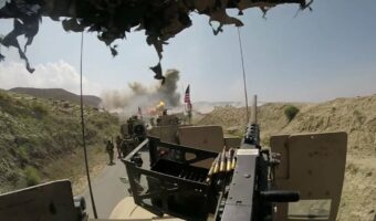 Americké jednotky speciálních operací v těžkém boji během útoku na pozici IS-K v Afghánistánu